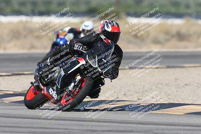 media/Oct-13-2025-Moto Forza (Mon) [[a66d839500]]/3-B Group/Session 3 (Turn 16)/